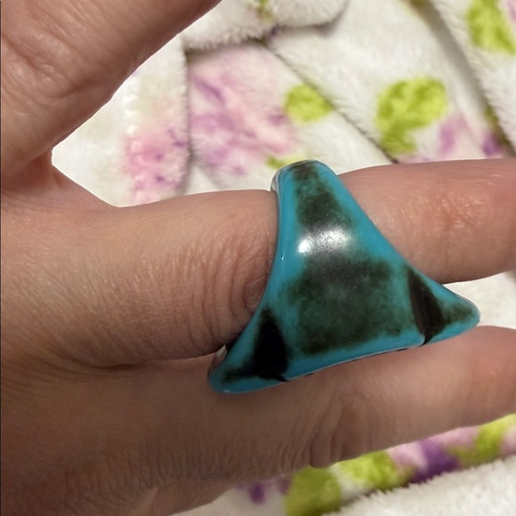 Turquoise and Black Ornate Women's Ring plastic - Picture 4 of 5